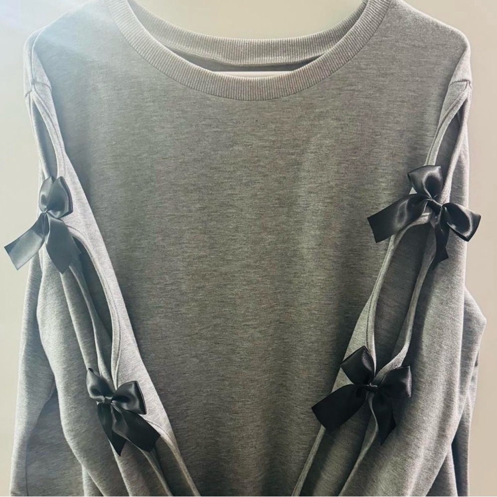 SHEIN Gray Crew Neck Sweater with Black Bow Accents